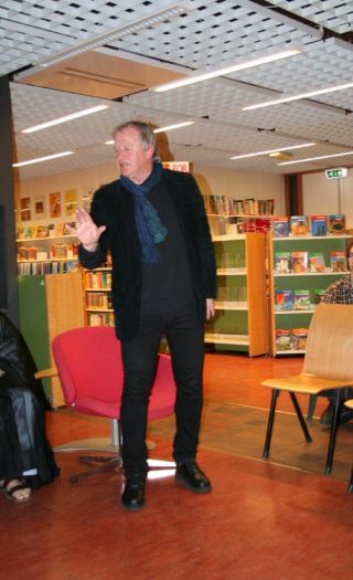 Sigvald Kruse, prest i Den norske kirke, gikk til et frontalangrep mot Lars Gule, etter at han tilskrev Human-Etisk æren for at Kirken har endret seg. Kruse medgikk at mye kan kritiseres, men man kan ikke bare se de negative sidene gjennom Kirkens historie. Det er også mye som er positivt.