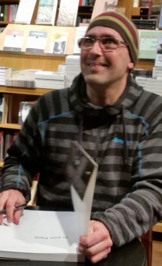 Knarvik signerer mesterverket.