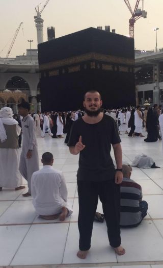 Egzon Qaka er luremuslimen som fikk Gjøvik til å underkaste seg islam