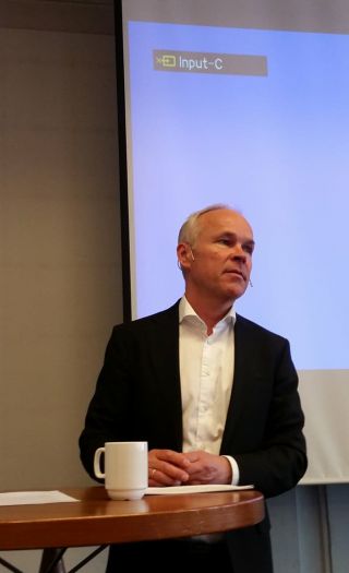 Lite visste Jan Tore Sanner om at vertene konspirerte for å drepe norske frihetsverdier så fort han gikk ut døra.