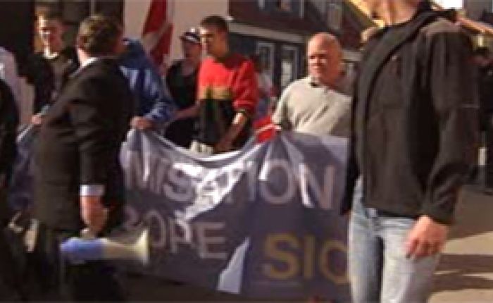SIADs formann Anders Gravers blir angrepet an ny-nazister.