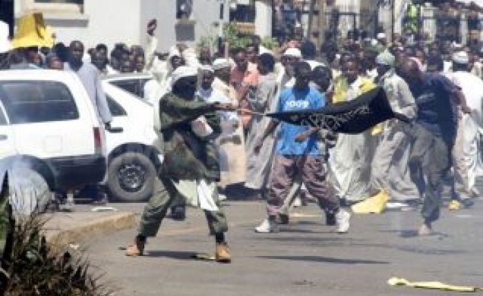 Slik gikk det da muslimene i Nairobi krevde terroristen Ahmed al-Fazul frigitt (foto SIAN)