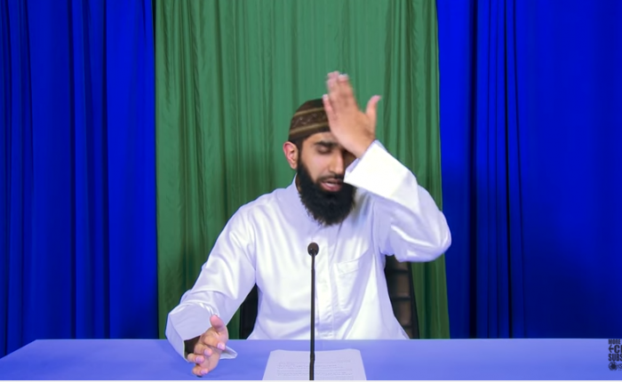 Qureshi har blamert seg og fossror igjen.